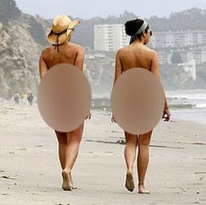 Dicari: Turis Bugil Asal Jerman!