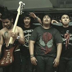 So Pathetic, Band Enerjik dengan Aliran Post-Hardcore
