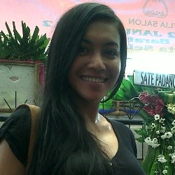 Denada Ingin Pernikahannya Private
