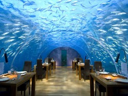 Bersantap Asyik di Ithaa, Restoran Bawah Laut Maldives