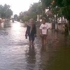 Banjir Dua Desa di Pasuruan Masih Setinggi 50 Cm
