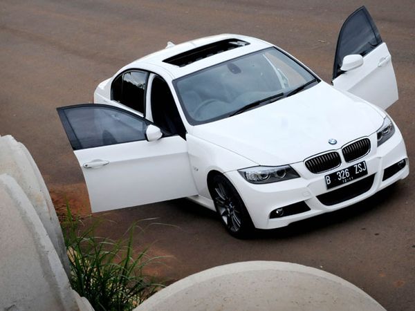 BMW 325i M Edition Nan Sporty
