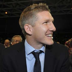 Schweinsteiger Enggan Disamakan dengan Xavi & Iniesta