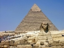 Pelaku Industri Pariwisata Mesir Tolak Wisata Halal