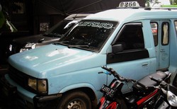 Polresta Depok Razia Angkot Dengan Nopol Modifikasi