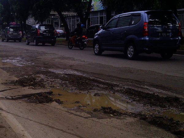 Bekas Galian, Jalan Sudirman Banyak Lobang