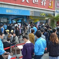 Penjualan Ponsel Android China Picu Antrean Panjang