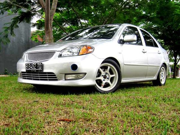 Toyota Limo Jagoan Drag Race