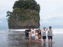 Private beach di Pantai Batu Nunggul