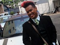 Uya Kuya Coba Saingi Jambul Syahrini