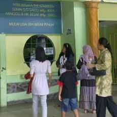 Pengunjung Paris Diprediksi Naik 20 Persen