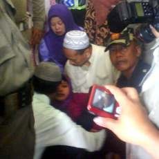 Putusan Sela Ditunda, Istri Korban Penembakan Anggota Reskrim Pingsan