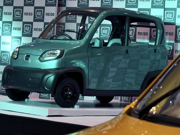 Bajaj Perlihatkan Mobil Murah