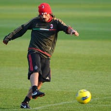 Hadapi PSG, Milan Siap Turunkan Si Badak