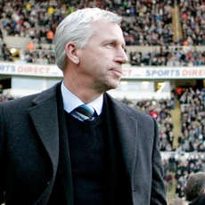 Pardew Isyaratkan Serang Setan Merah