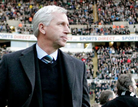 Pardew Isyaratkan Serang Setan Merah