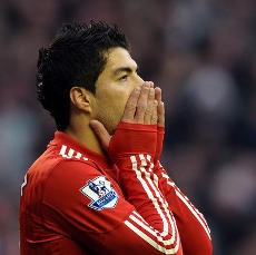 Liverpool Tak Banding Skorsing Suarez