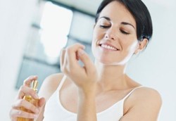 Bau Parfum Beralkohol Bisa Redakan Tangan Gemetar