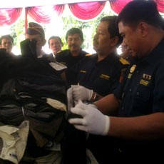 Bea dan Cukai Sita 400 Bal Pakaian Bekas Asal Malaysia