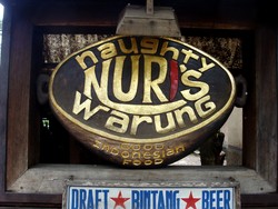 Iga Bakar di Warung Legendaris Naughty Nuris, Bali