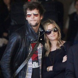 Ashley Tisdale Kencani Vokalis Boys Like Girls