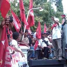 Ratusan Warga Blitar Tuntut Redis Tanah Perkebunan