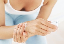 Carpal Tunnel Syndrome, Saraf Terjepit di Pergelangan Tangan