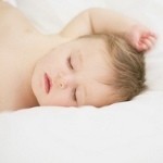 Tidur Siang Bantu Kurangi Stres Pada Bayi