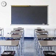 Kasihan! Anak TK Dipaksa Gurunya Merangkak ke Kelas