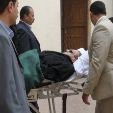 Jaksa Mesir Tuntut Hukuman Gantung Bagi Hosni Mubarak