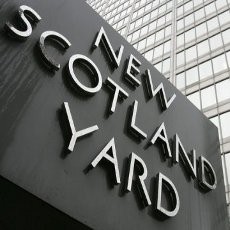 Polisi Inggris Tahan Seorang Wanita Terkait Skandal Penyadapan NOTW