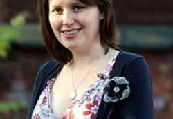 Selamat dari Anoreksia Berkat Hamil Anak Pertama