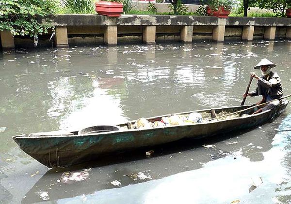 Sukri, Bergantung Hidup dari Sampah Plastik