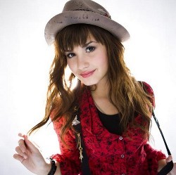 Demi Lovato Lirik Kesempatan Duet Bareng Eminem