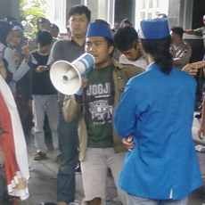 Tuntut SPP Turun, Demo Mahasiswa UIN Maliki Ricuh