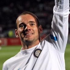 Inter Tak Sedang Negosiasikan Sneijder dengan City