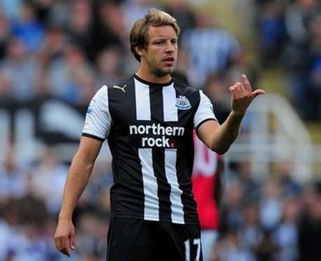 Alan Smith Frustrasi Cuma Jadi Pemandu Sorak 