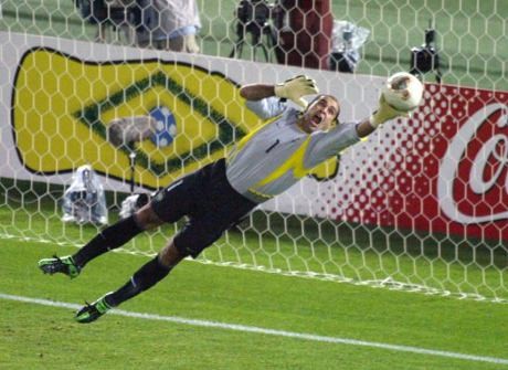 Kiper Brasil di Piala Dunia 2002 Gantung Sepatu