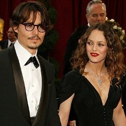 Putus dengan Vanessa Paradis, Johnny Depp Siapkan Pengacara