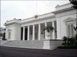 Ranjau Paku Banyak Tersebar di Depan Istana Merdeka