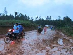 Infrastruktur di Camar Bulan Parah, Banyak Anak SD Putus Sekolah