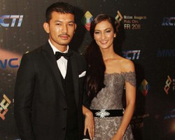 Rio Dewanto & Atiqah Hasiholan Bintangi Film Romantis