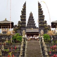 Waduh! Ada Pemerasan di Pura Besakih