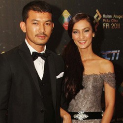 Atiqah Ultah, Rio Dewanto Beri Kado Doa