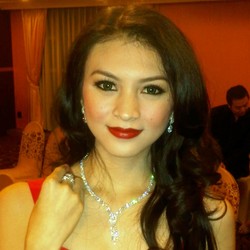 Alasan Donita Koleksi Berlian