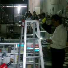 Pelaku Pembobolan Toko Listrik di Jagalan Terekam CCTV