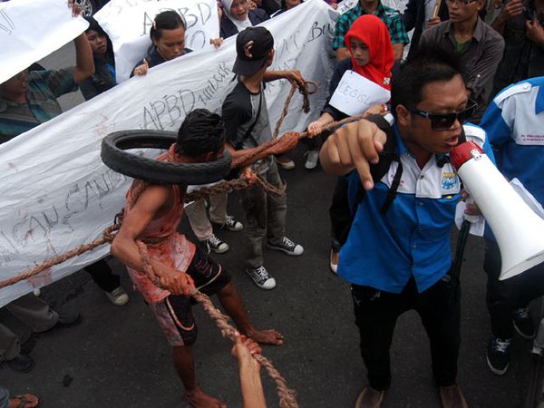 PMII Situbondo Desak APBD 2012 Segera Disahkan