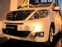 Alphard Makin Mewah