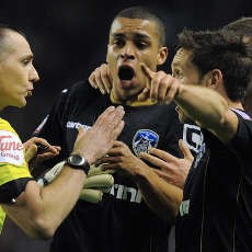 Fansnya Rasis, Liverpool Minta Maaf