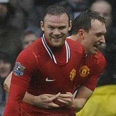 Rooney Tangkis Tuduhan Soal Kartu Merah Kompany